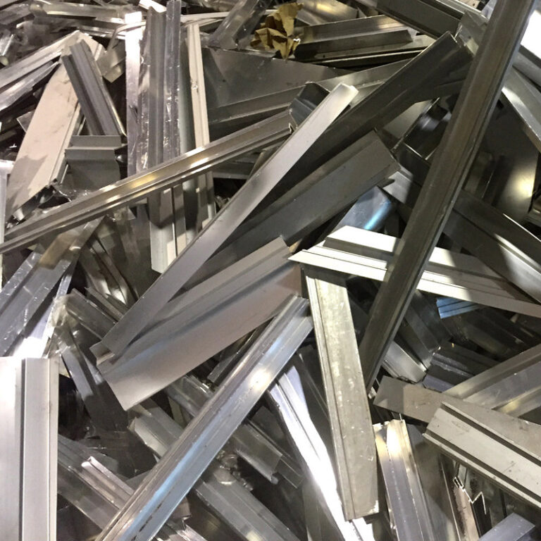 Aluminium Profile mit Anhanftung